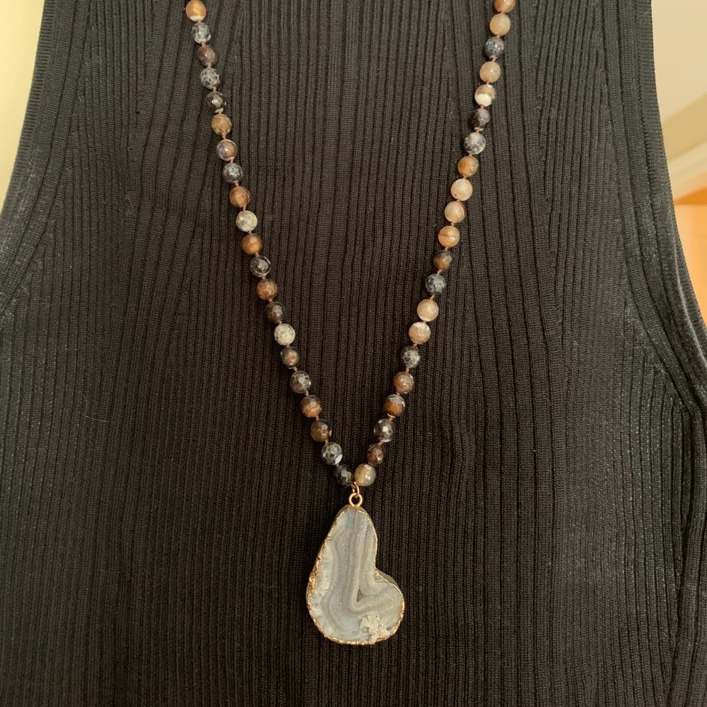 Elegant Agate and Semi-Precious stone necklace with druzy pendant